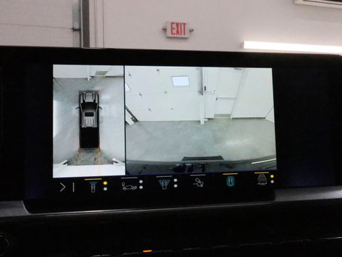 Used 2024 Chevrolet Silverado 2500 LT w/ Z71 Sport Edition image 18