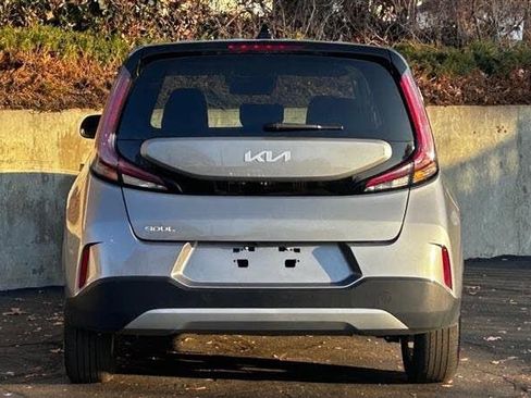 Used 2024 Kia Soul LX w/ Option Group 015 FWD image 4
