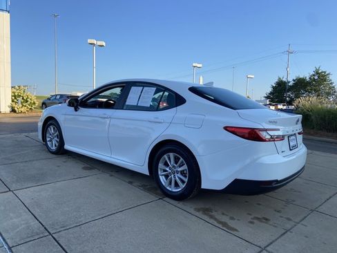 Used 2025 Toyota Camry LE FWD image 8