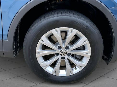 Used 2020 Volkswagen Tiguan S image 11