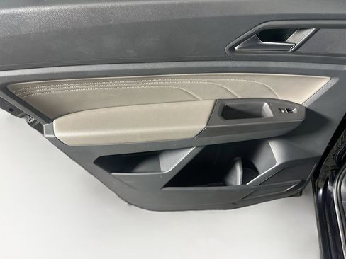 Used 2023 Volkswagen Atlas Cross Sport SE image 26