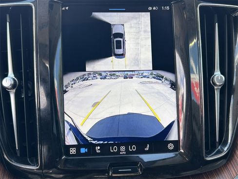 Used 2024 Volvo XC60 B5 Plus image 28