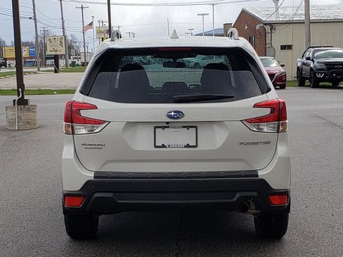 Used 2023 Subaru Forester Premium image 4