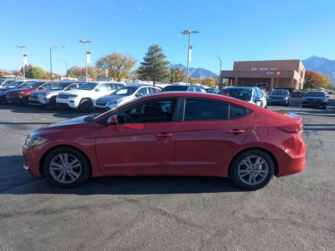 Used 2017 Hyundai Elantra SE w/ SE A/T Tech Package 03 image 8