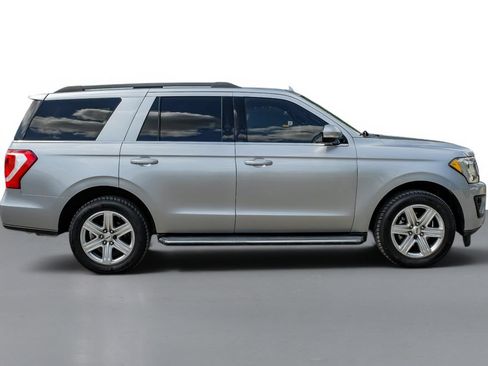 Used 2020 Ford Expedition XLT w/ Equipment Group 202A AWD/4WD image 5