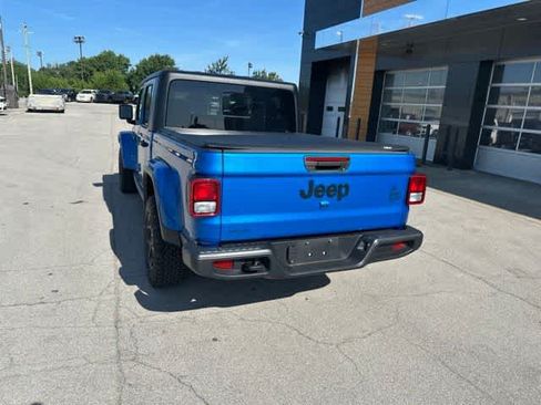Used 2023 Jeep Gladiator Sport AWD/4WD image 16