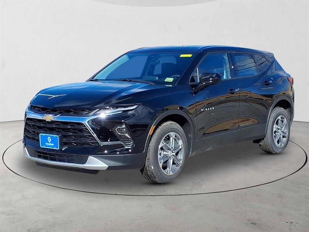 New 2025 Chevrolet Blazer LT AWD/4WD image 1