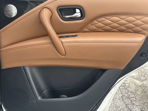 Used 2024 INFINITI QX80 Sensory w/ Cargo Package image 17