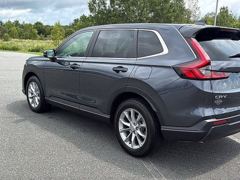 Used 2025 Honda CR-V EX image 9