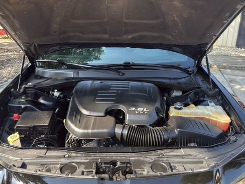 Used 2021 Chrysler 300 S RWD image 9