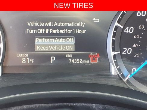 Used 2024 Toyota Highlander XLE AWD/4WD image 29