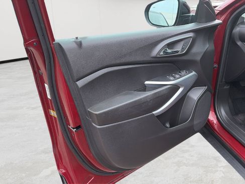 Used 2024 Chevrolet Trax RS FWD image 12