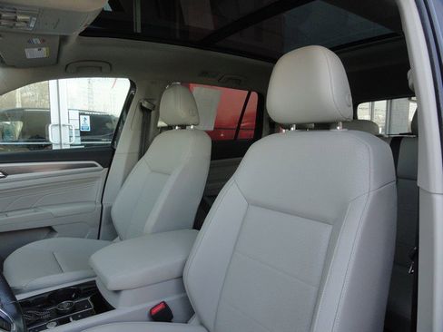 Used 2021 Volkswagen Atlas SEL R-Line image 10