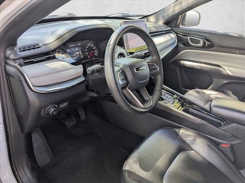 Used 2023 Jeep Compass Limited image 10