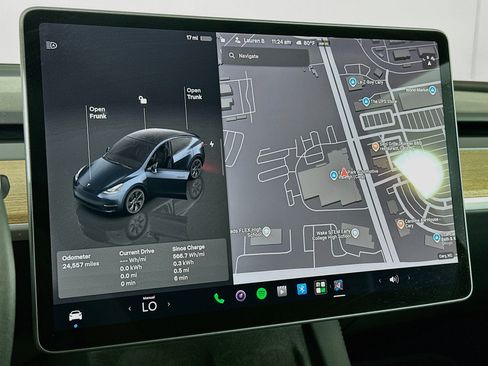 Used 2025 Tesla Model Y Long Range RWD image 21