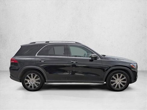 Used 2025 Mercedes-Benz GLE 350 4MATIC image 4