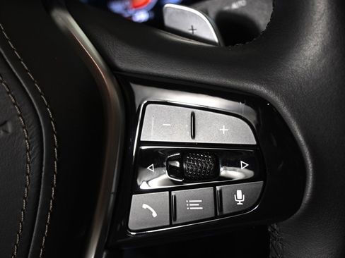 Used 2023 BMW 540i w/ Convenience Package image 38