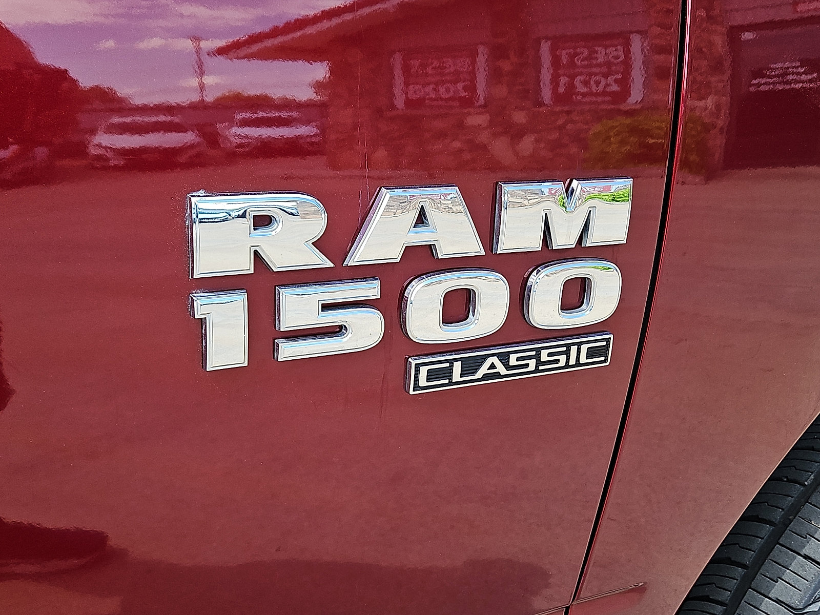 Used 2024 RAM 1500 Classic SLT AWD/4WD image 6