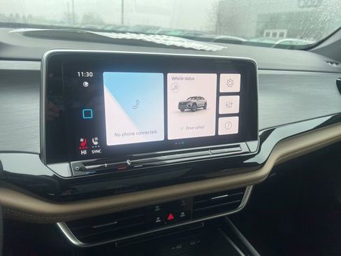 New 2025 Volkswagen Atlas Cross Sport SE AWD/4WD image 17