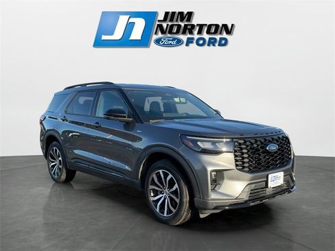 Used 2025 Ford Explorer ST-Line image 1