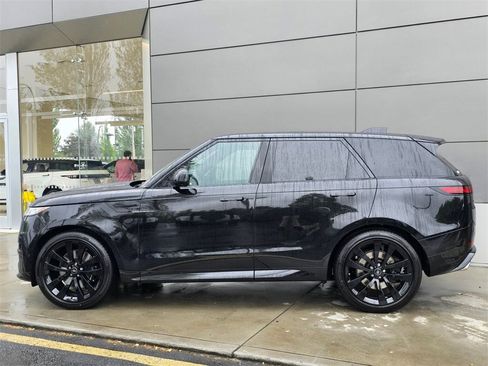 New 2025 Land Rover Range Rover Sport Dynamic SE image 4