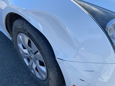 Used 2014 Chevrolet Cruze LS image 12