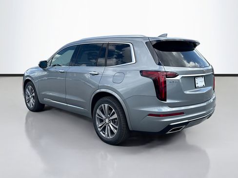 Used 2024 Cadillac XT6 Premium Luxury FWD image 3