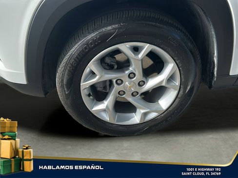 Used 2025 Chevrolet Trax LS w/ LS Convenience Package image 10