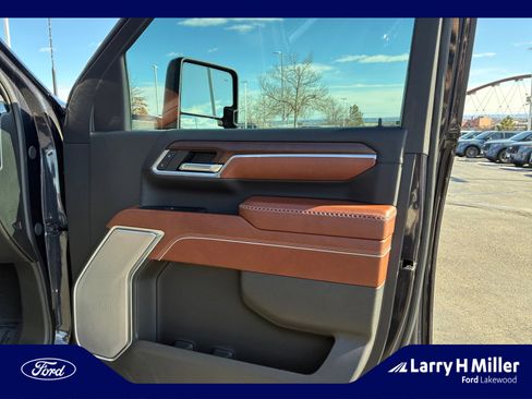 Used 2024 GMC Sierra 2500 Denali Ultimate image 16