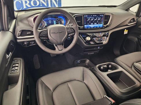 New 2026 Chrysler Pacifica Select w/ S Appearance Package FWD image 14