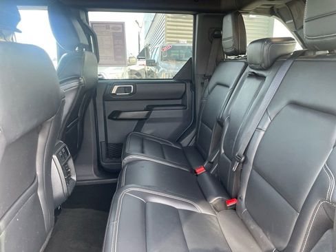 Used 2025 Ford Bronco Outer Banks image 11