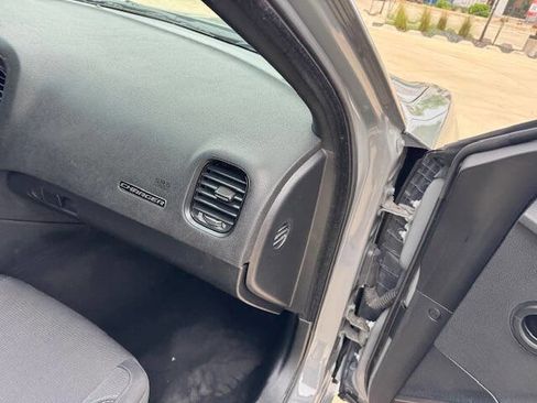 Used 2019 Dodge Charger SXT w/ Blacktop Package RWD image 25