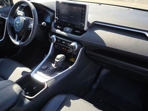 Used 2022 Toyota RAV4 Limited image 14