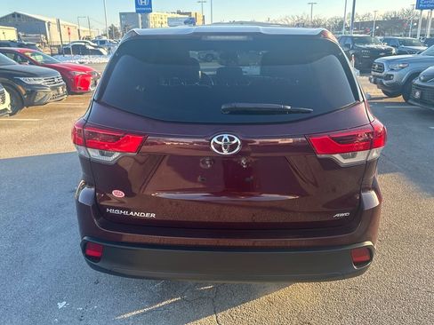 Used 2019 Toyota Highlander LE image 6