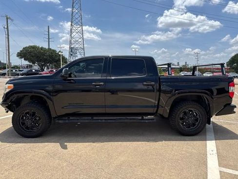 Used 2017 Toyota Tundra SR5 w/ SR5 Upgrade Package AWD/4WD image 4