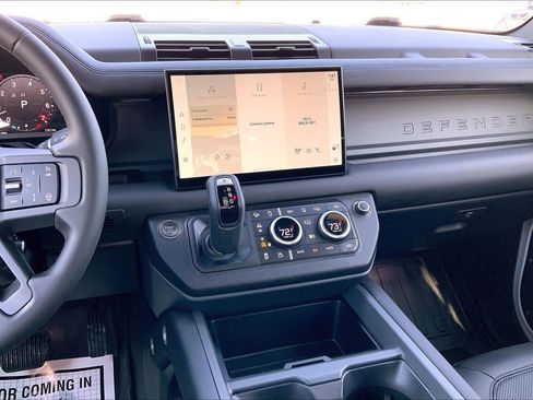 Used 2025 Land Rover Defender 110 S image 7