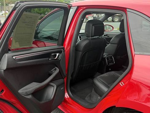 Used 2017 Porsche Macan GTS AWD/4WD image 45