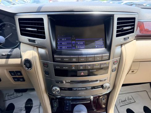 Used 2013 Lexus LX 570 4WD w/ Luxury Pkg image 49