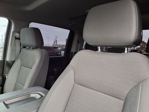 Used 2024 Chevrolet Silverado 2500 Custom w/ Custom Value Package image 17