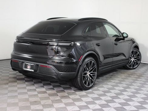 Used 2025 Porsche Macan Electric image 7