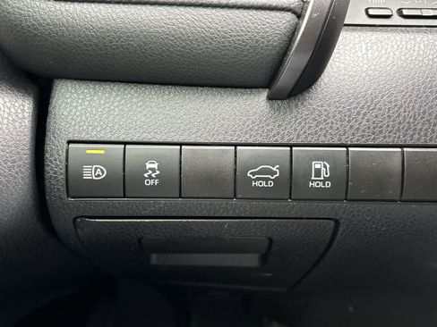 Used 2019 Toyota Camry SE image 7