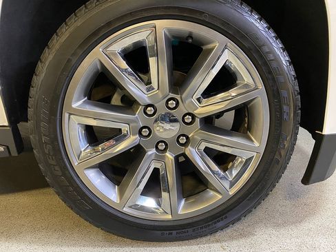 Used 2017 Chevrolet Suburban Premier image 8