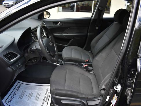 Used 2020 Hyundai Accent SE FWD image 10