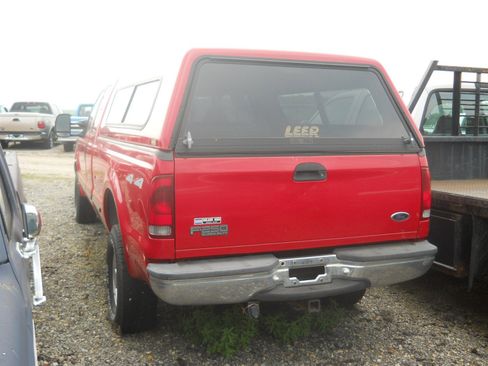 Used 1999 Ford F250 XLT image 5