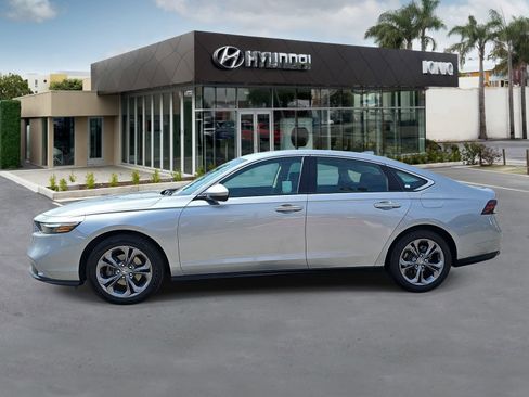 Used 2023 Honda Accord EX image 6