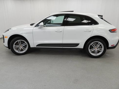 Used 2023 Porsche Macan image 16