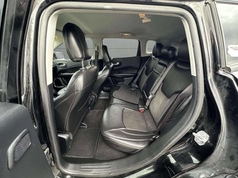 Used 2018 Jeep Compass Latitude w/ Popular Equipment Group image 19