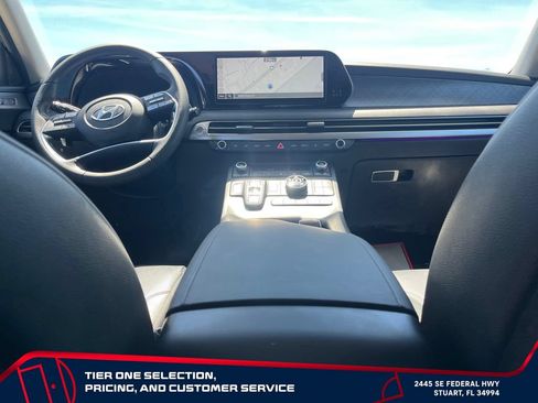 Used 2024 Hyundai Palisade Limited AWD/4WD image 16