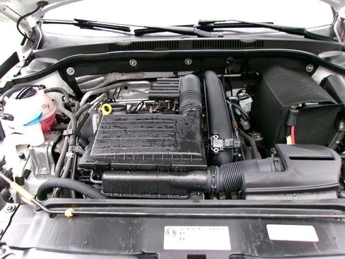 Used 2016 Volkswagen Jetta S image 8