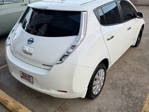 Used 2015 Nissan Leaf S w/ Charge Package FWD image 2